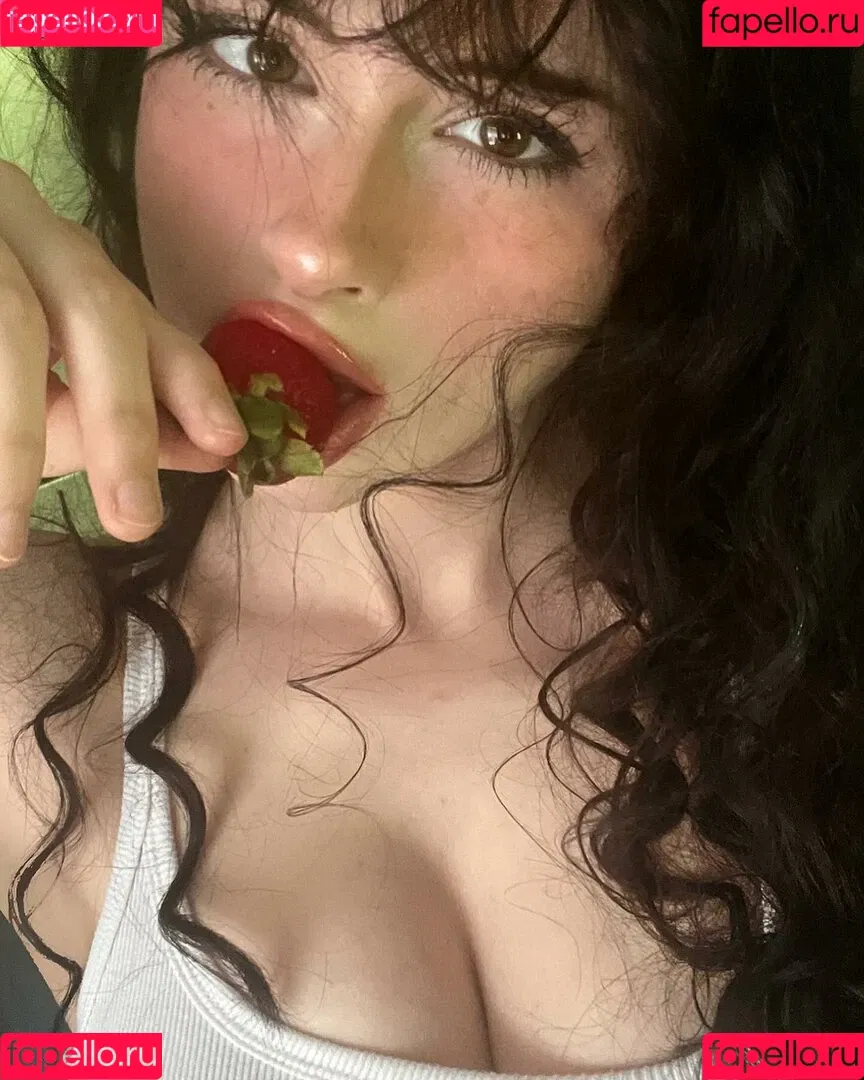 Liv Littlelivbug Onlyfans Photo Gallery 