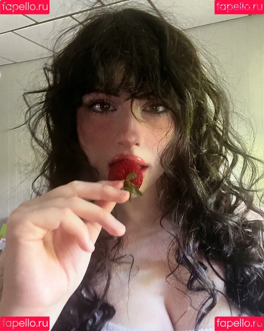 Liv Littlelivbug Onlyfans Photo Gallery 