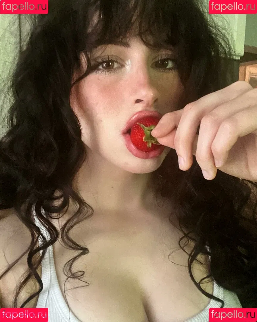 Liv Littlelivbug Onlyfans Photo Gallery 