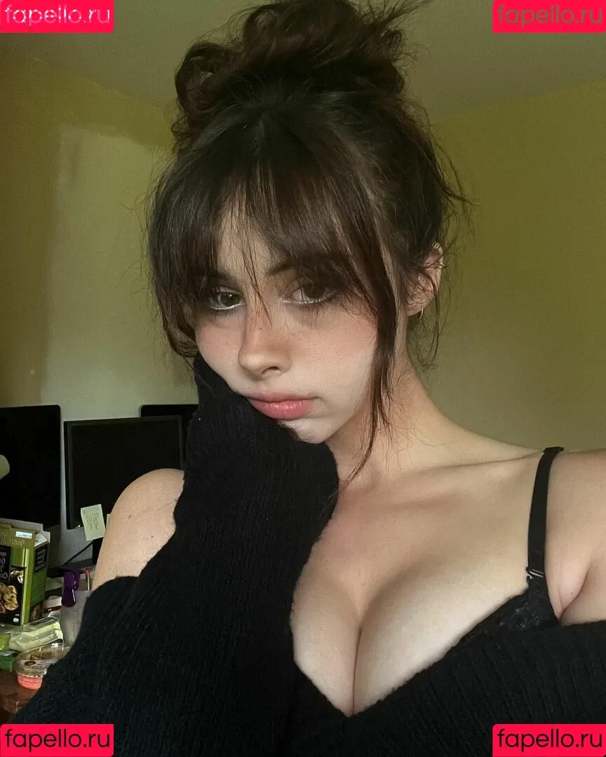 Liv Littlelivbug Onlyfans Photo Gallery 