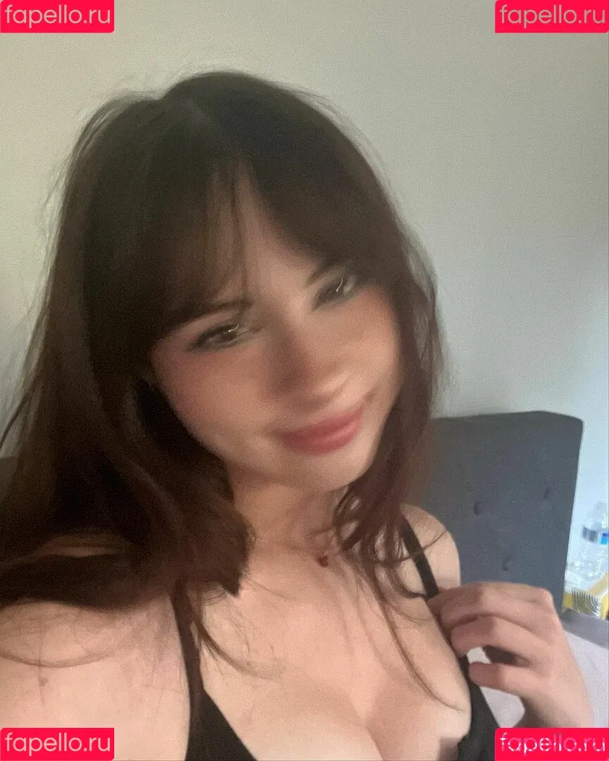 Liv Littlelivbug Onlyfans Photo Gallery 
