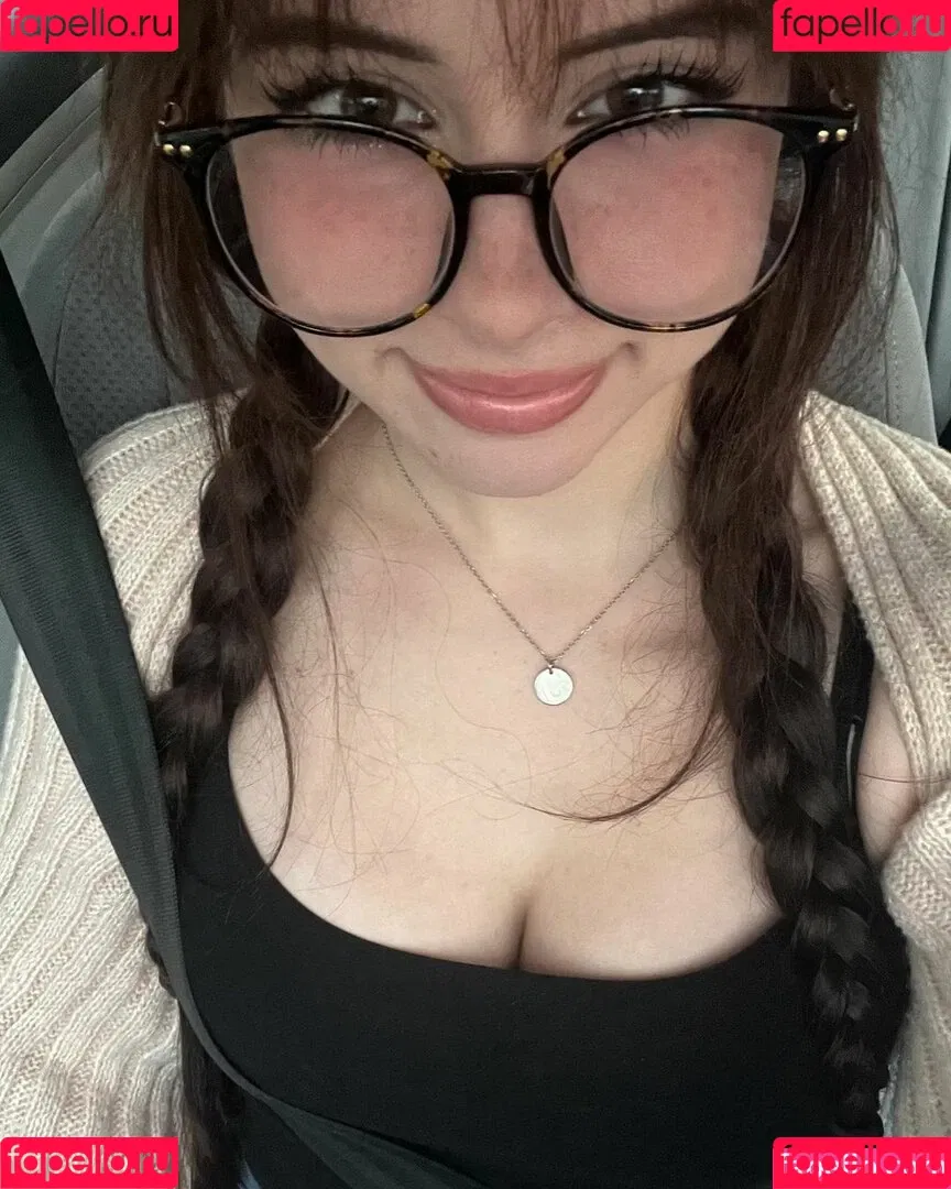 Liv Littlelivbug Onlyfans Photo Gallery 