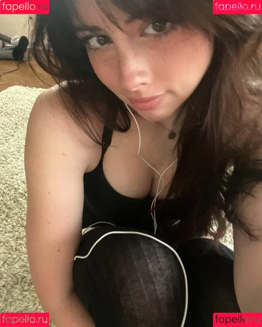 Liv Littlelivbug Onlyfans Photo Gallery 