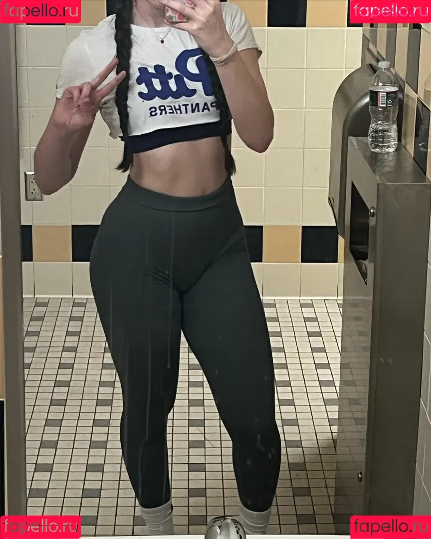 Liv Littlelivbug Onlyfans Photo Gallery 