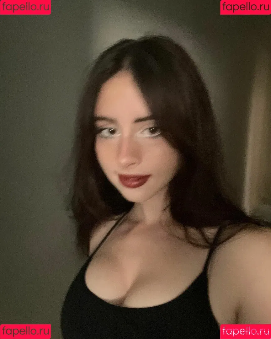 Liv Littlelivbug Onlyfans Photo Gallery 
