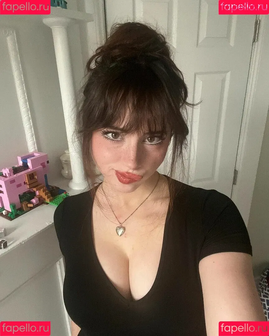 Liv Littlelivbug Onlyfans Photo Gallery 