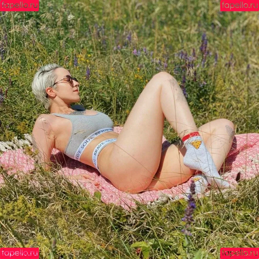 nikaxreznik Onlyfans Photo Gallery 