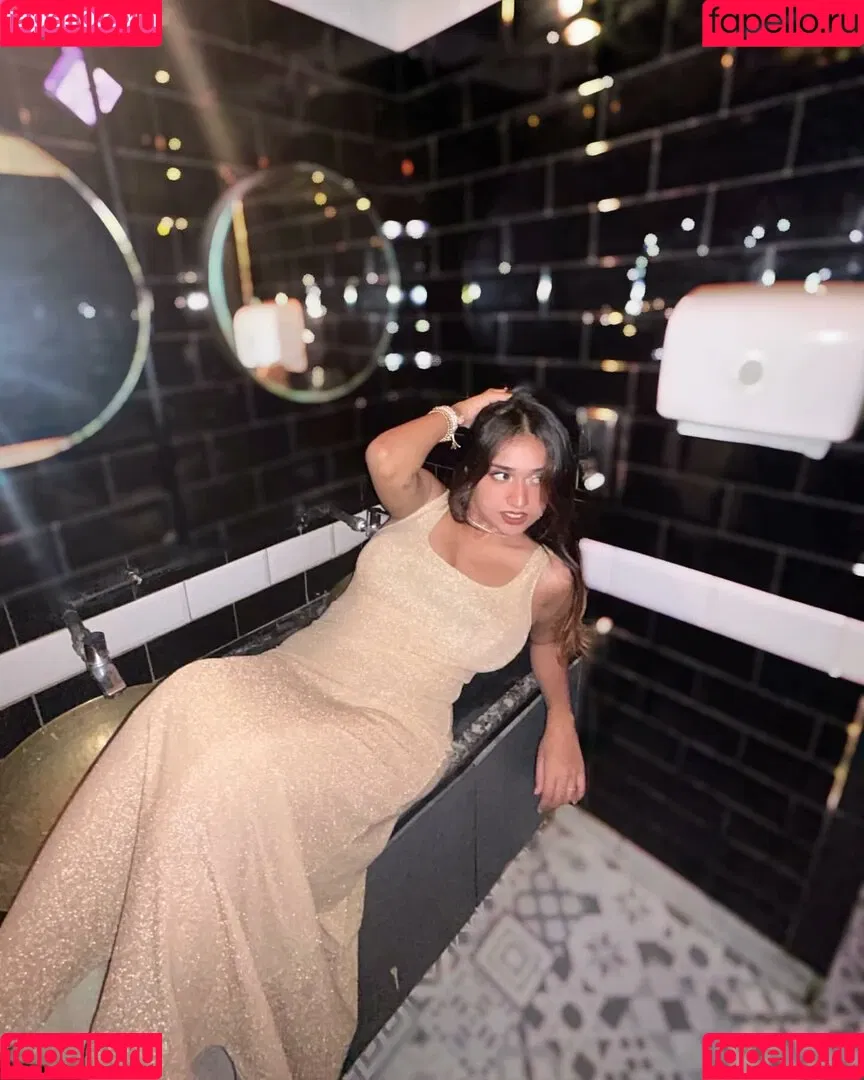 Ruchika Tandon Onlyfans Photo Gallery 