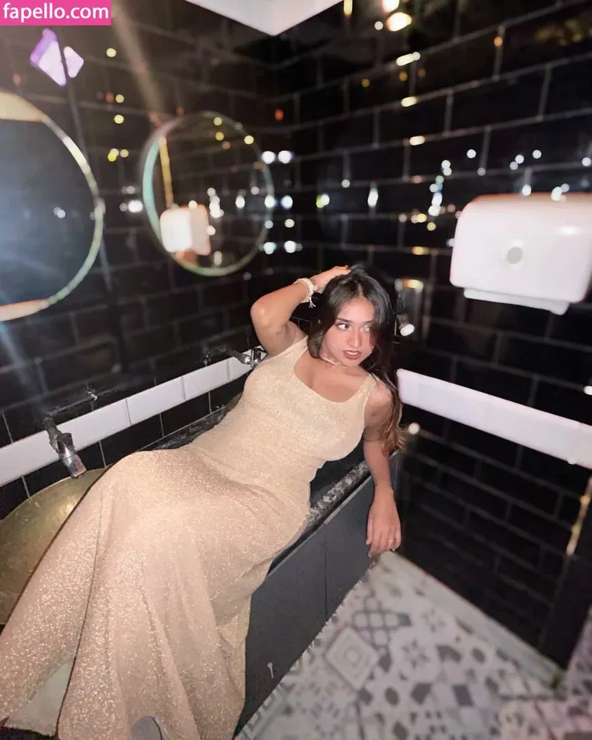 Ruchika Tandon Onlyfans Photo Gallery 