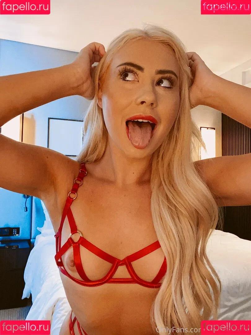 Tara Burchett Onlyfans Photo Gallery 