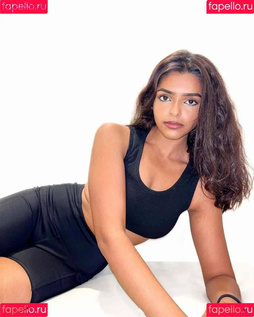 Krupa Onlyfans Photo Gallery 