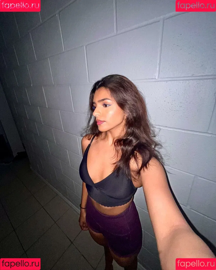 Krupa Onlyfans Photo Gallery 