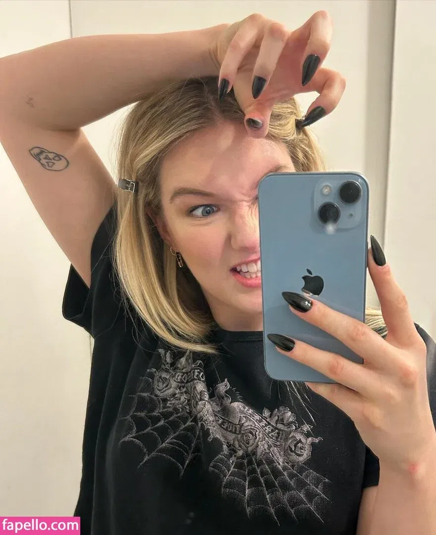 West Duchovny Onlyfans Photo Gallery 