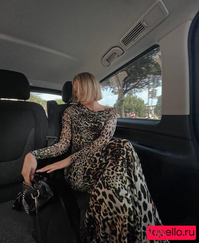 West Duchovny Nude Onlyfans Photo 12