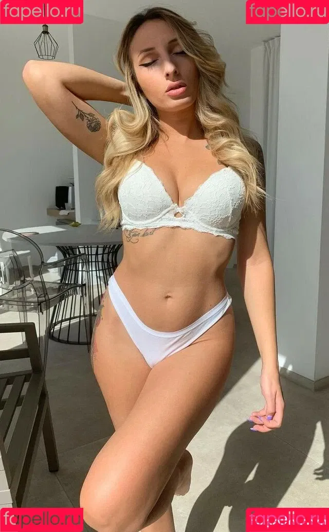 Nicla Moccia Onlyfans Photo Gallery 