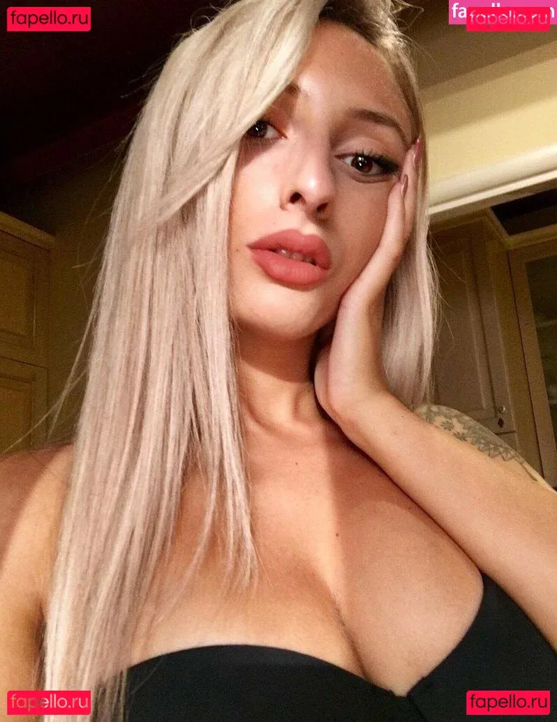 Nicla Moccia Onlyfans Photo Gallery 