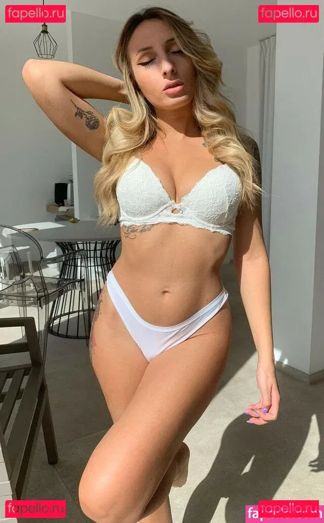 Nicla Moccia Onlyfans Photo Gallery 