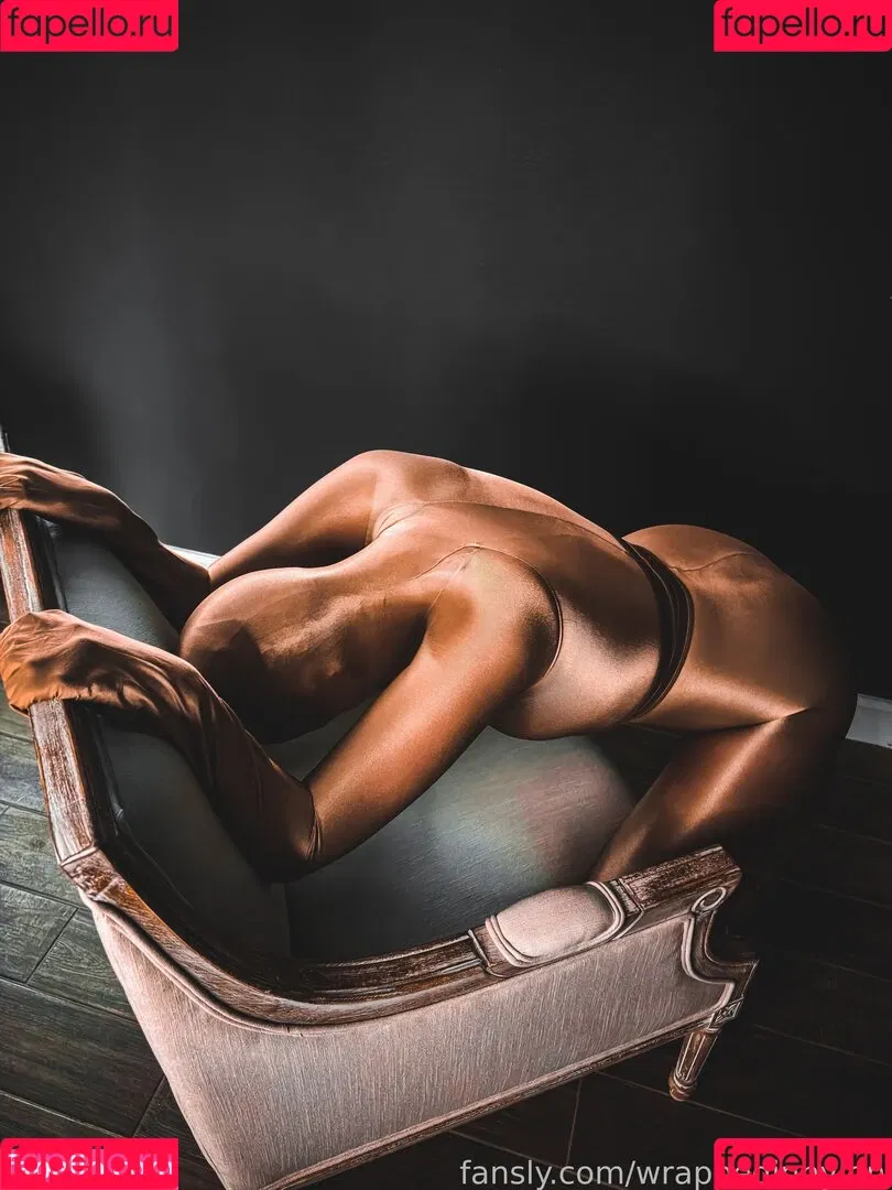 wrappedinnylon Onlyfans Photo Gallery 