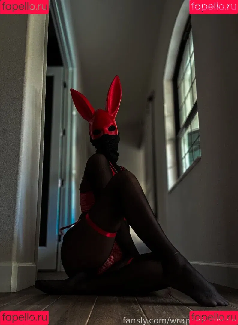 wrappedinnylon Onlyfans Photo Gallery 