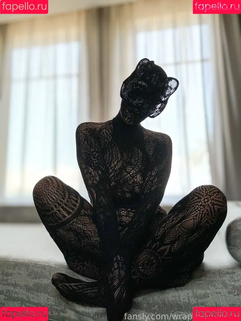 wrappedinnylon Onlyfans Photo Gallery 