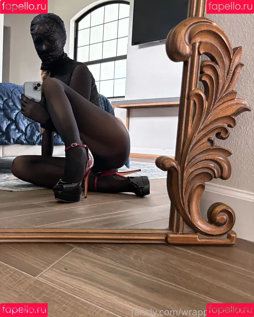 wrappedinnylon Onlyfans Photo Gallery 
