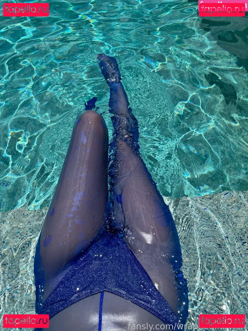 wrappedinnylon Onlyfans Photo Gallery 