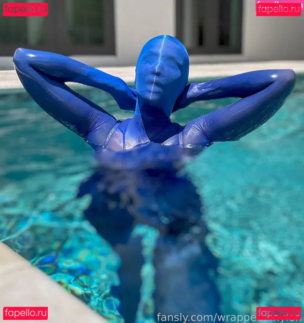 wrappedinnylon Onlyfans Photo Gallery 