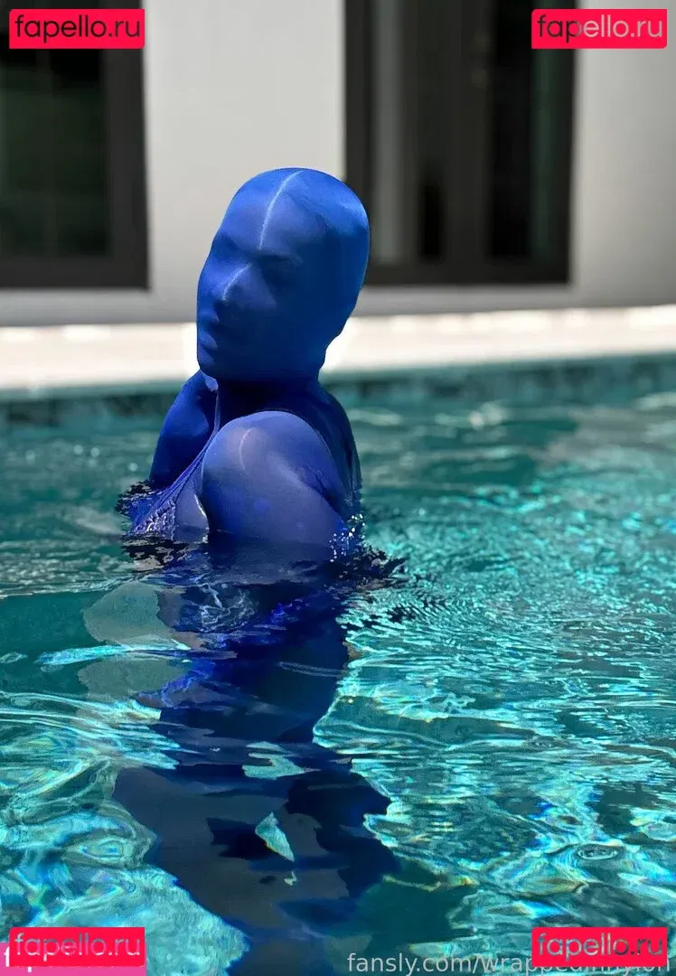 wrappedinnylon Onlyfans Photo Gallery 