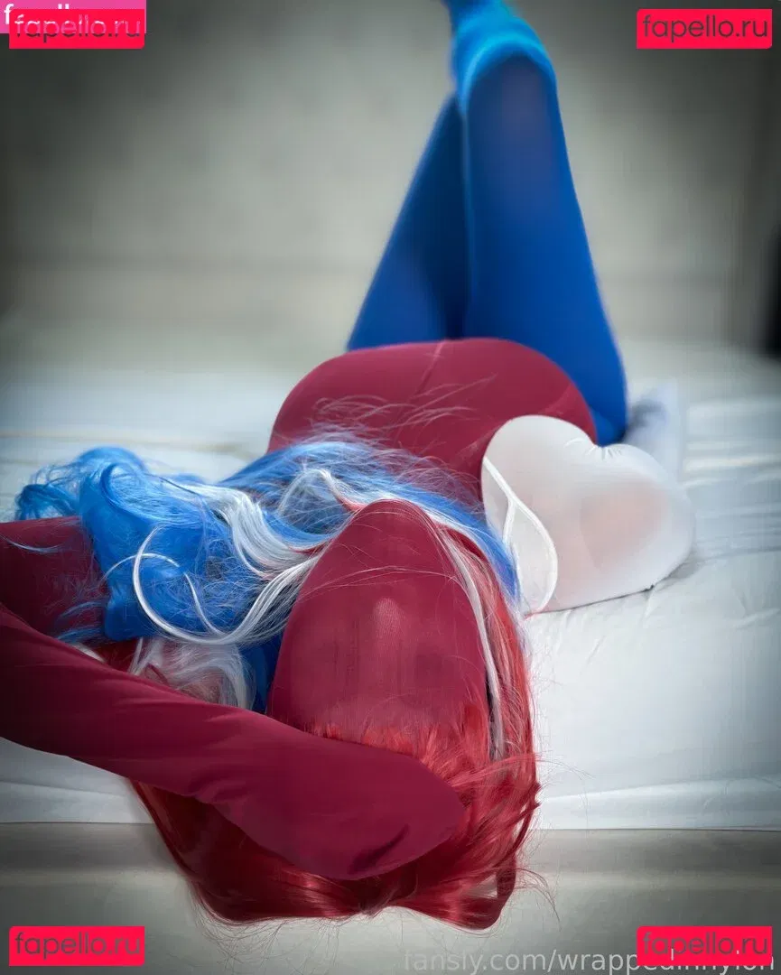 wrappedinnylon Onlyfans Photo Gallery 