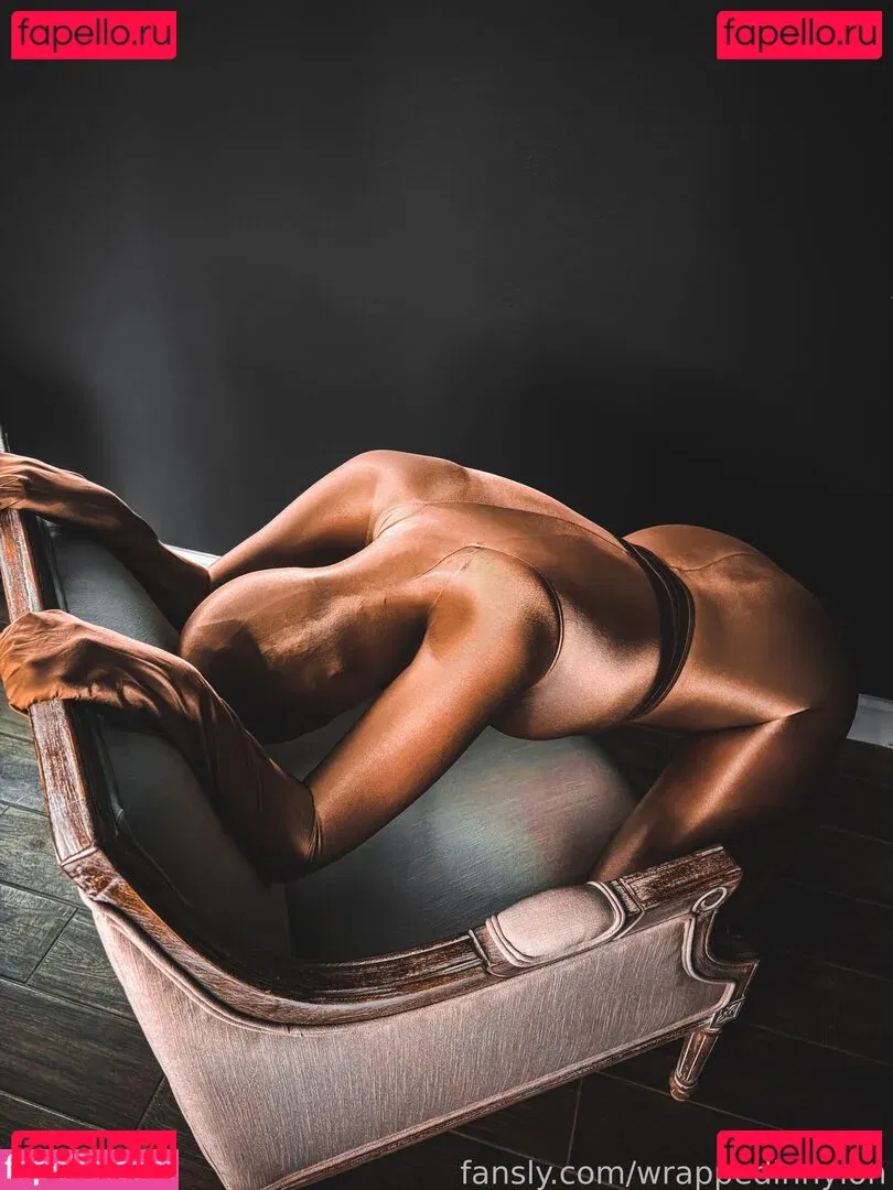 wrappedinnylon Onlyfans Photo Gallery 