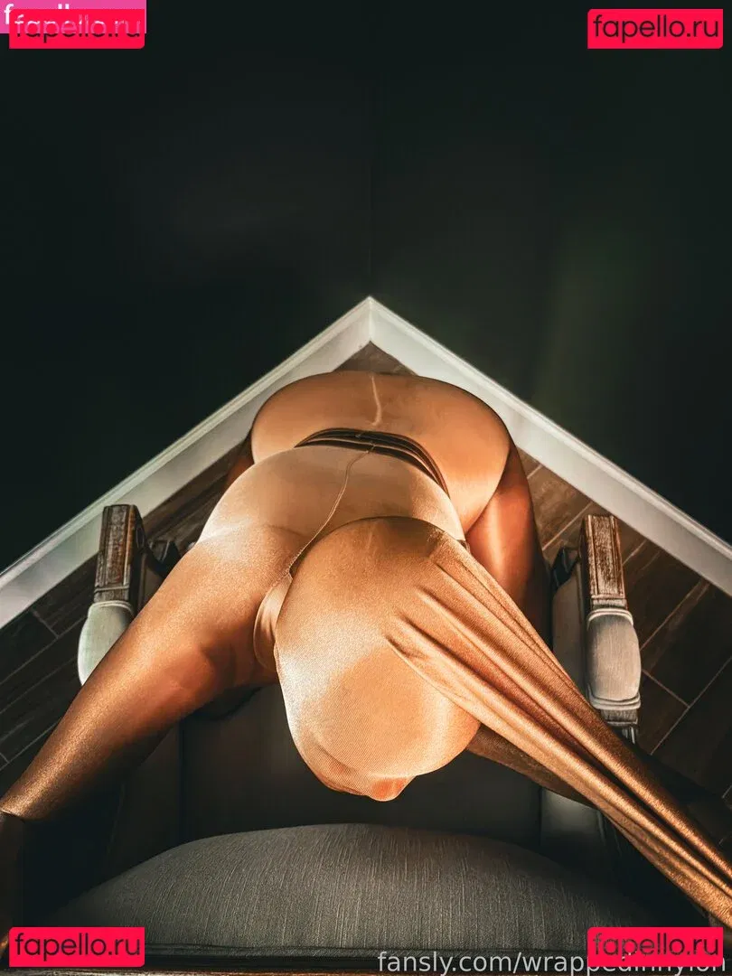 wrappedinnylon Onlyfans Photo Gallery 