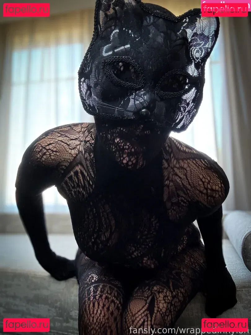 wrappedinnylon Onlyfans Photo Gallery 