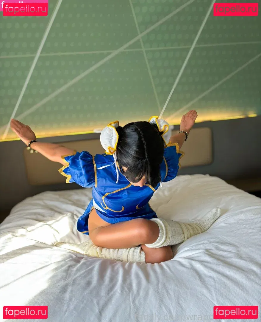 wrappedinnylon Onlyfans Photo Gallery 