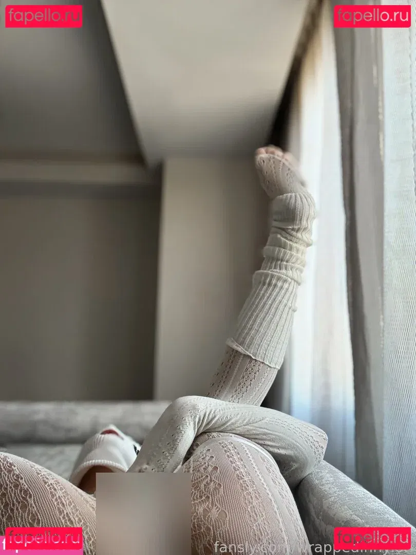 wrappedinnylon Onlyfans Photo Gallery 