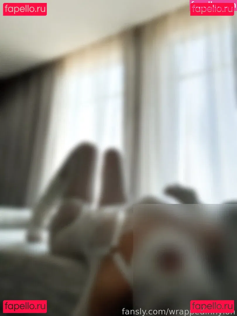 wrappedinnylon Onlyfans Photo Gallery 