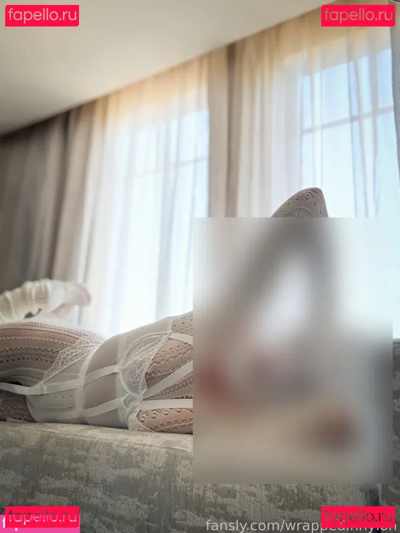 wrappedinnylon Onlyfans Photo Gallery 