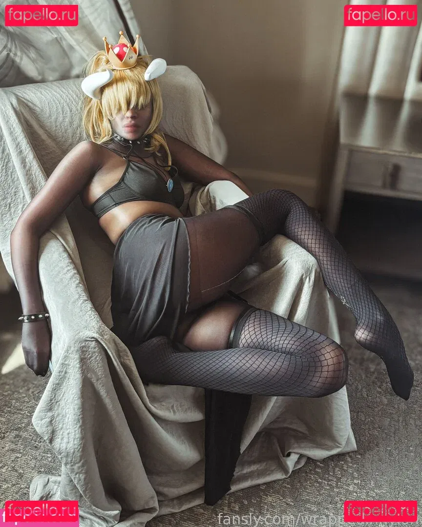 wrappedinnylon Onlyfans Photo Gallery 