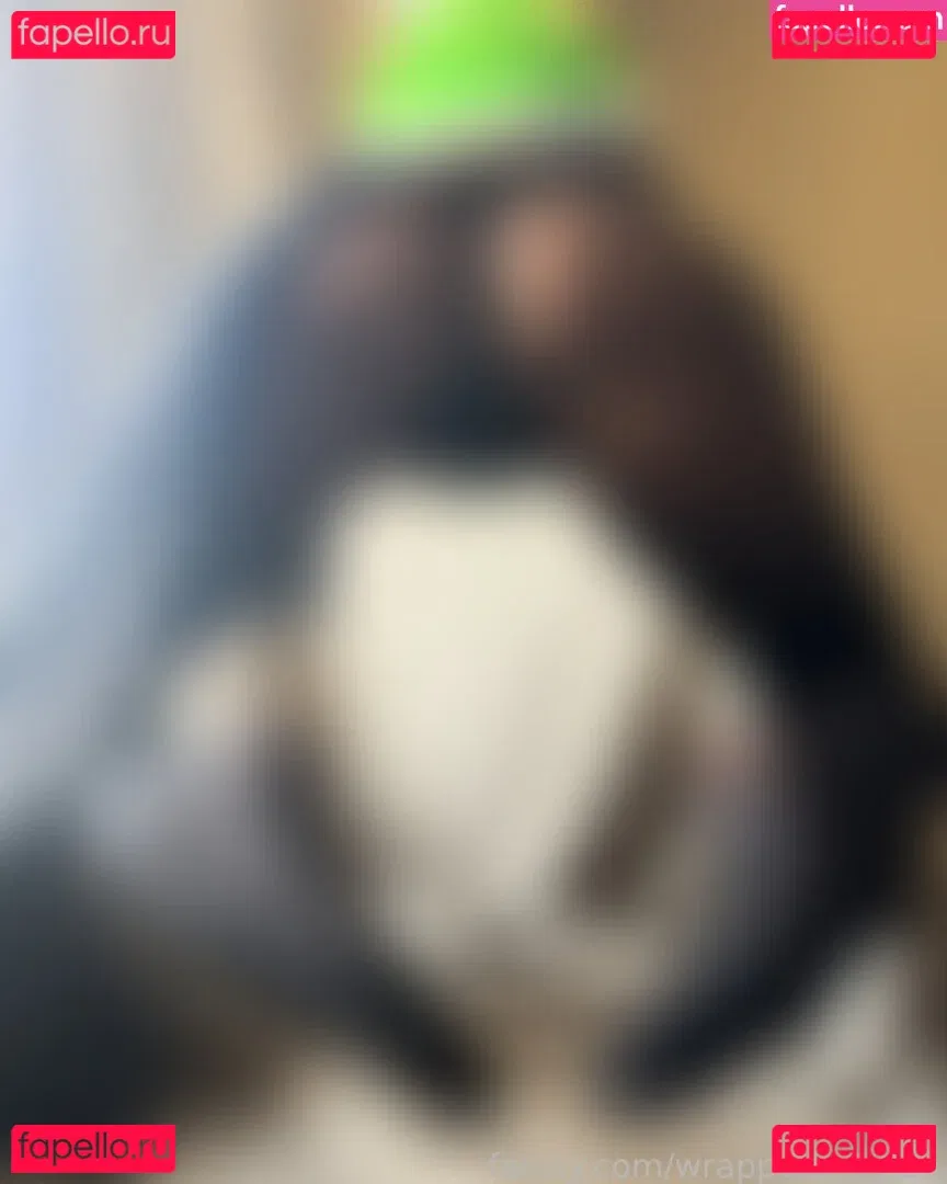 wrappedinnylon Onlyfans Photo Gallery 