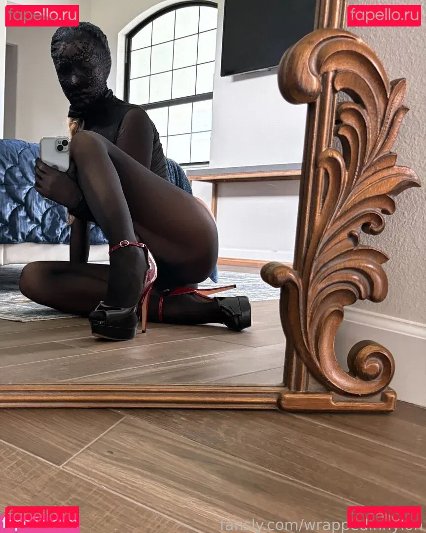 wrappedinnylon Onlyfans Photo Gallery 