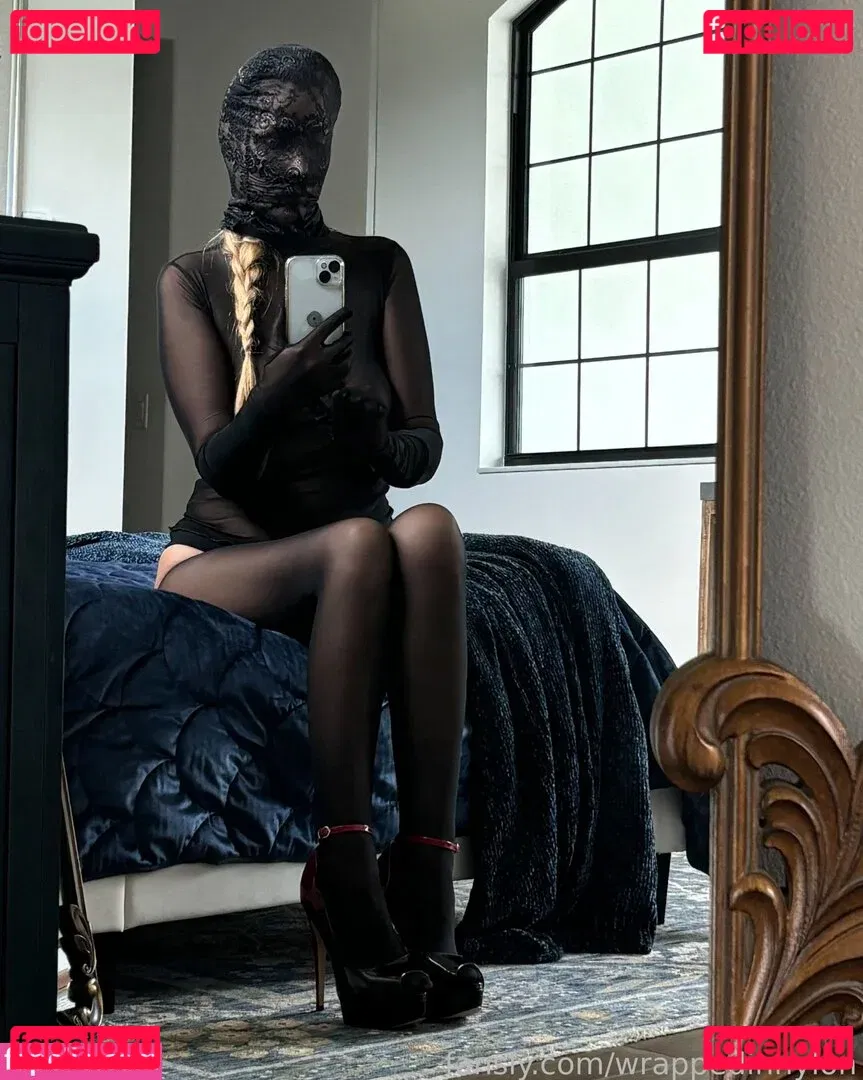 wrappedinnylon Onlyfans Photo Gallery 