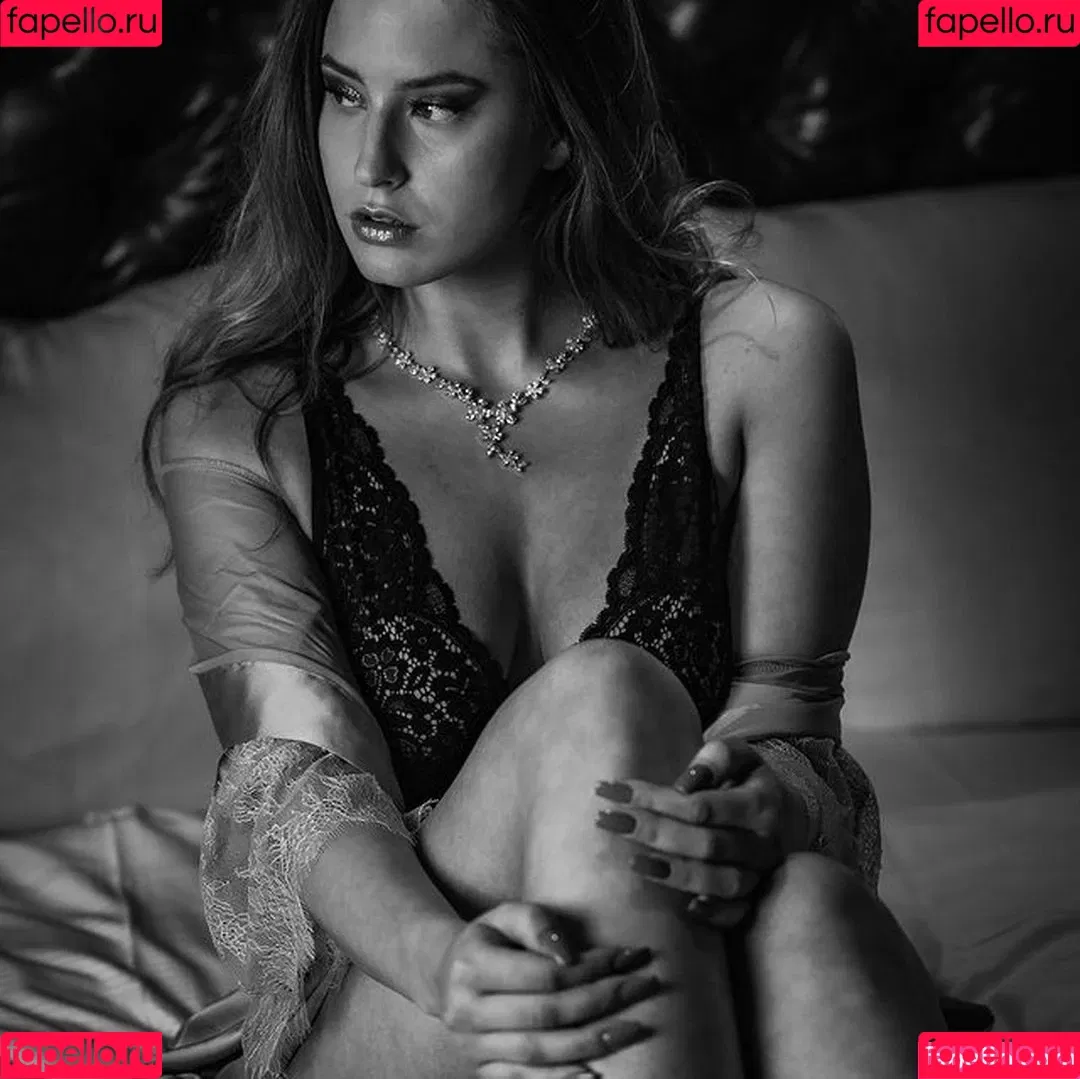 Mariella Onlyfans Photo Gallery 