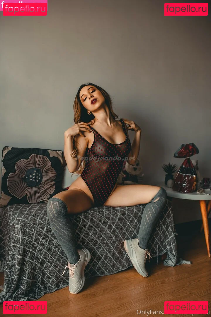 Nina Parodi Onlyfans Photo Gallery 