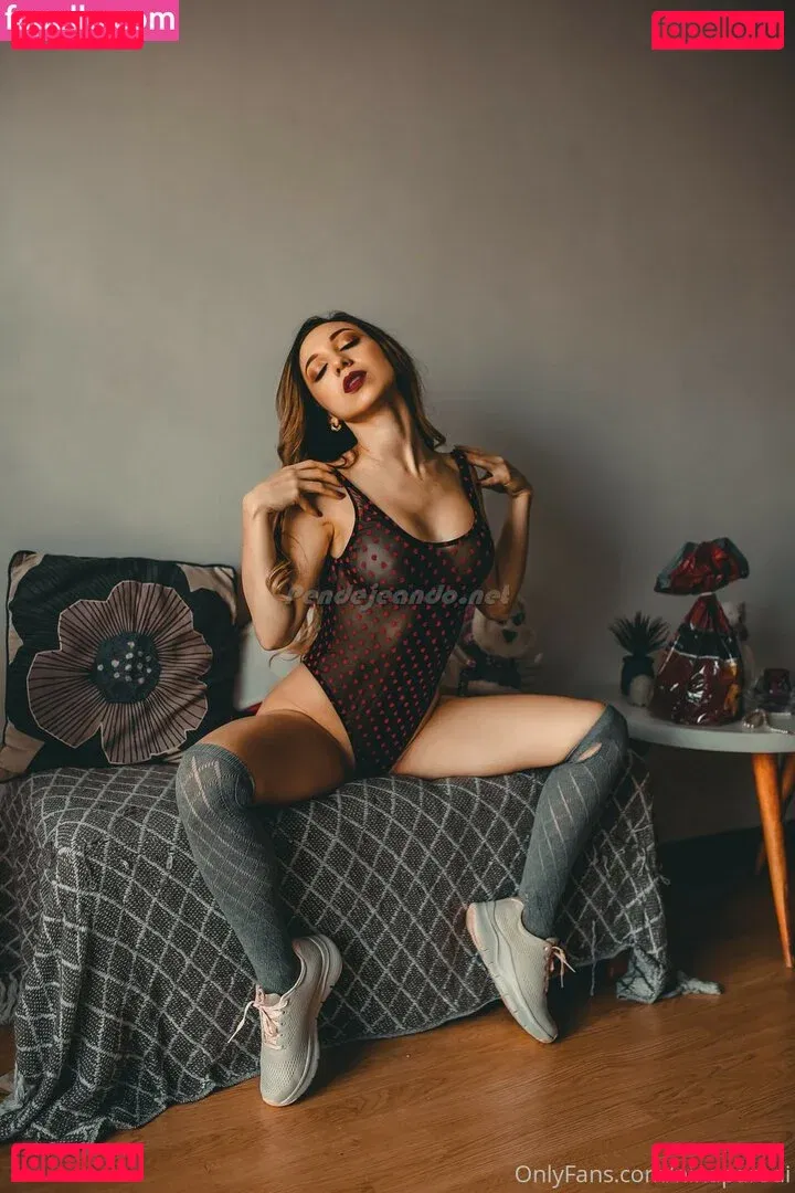 Nina Parodi Onlyfans Photo Gallery 