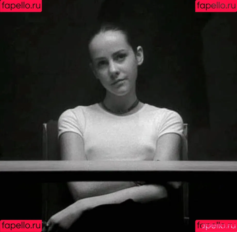 Jena Malone Onlyfans Photo Gallery 