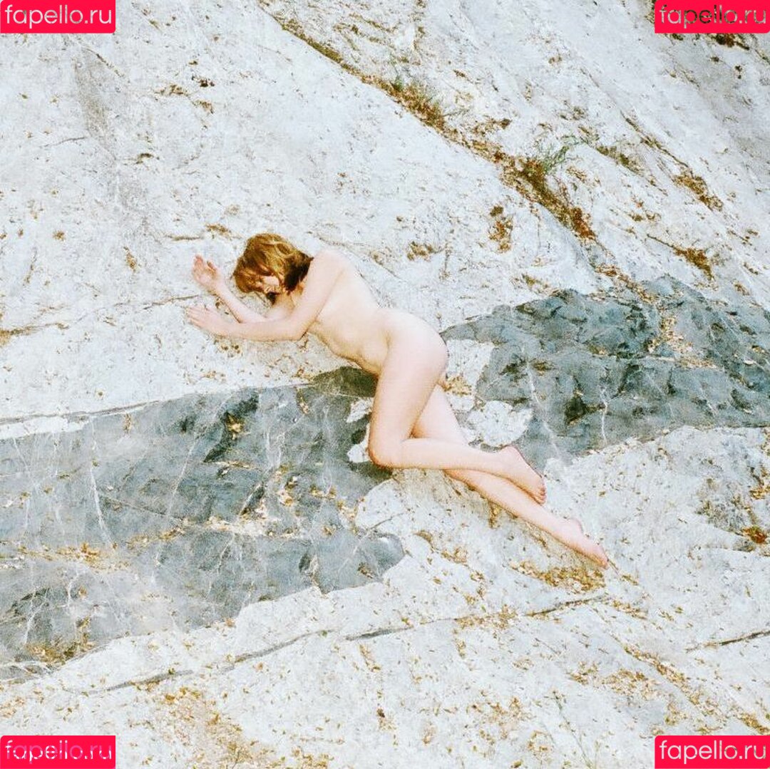 Jena Malone Onlyfans Photo Gallery 