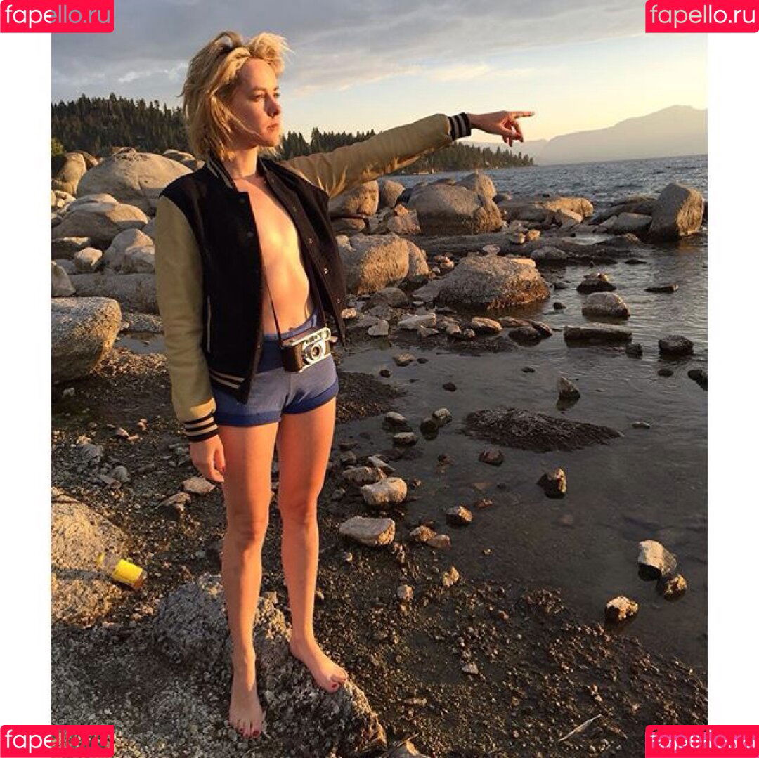 Jena Malone Onlyfans Photo Gallery 