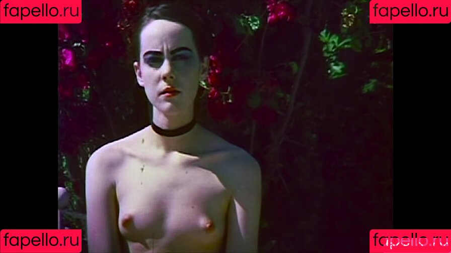 Jena Malone Onlyfans Photo Gallery 