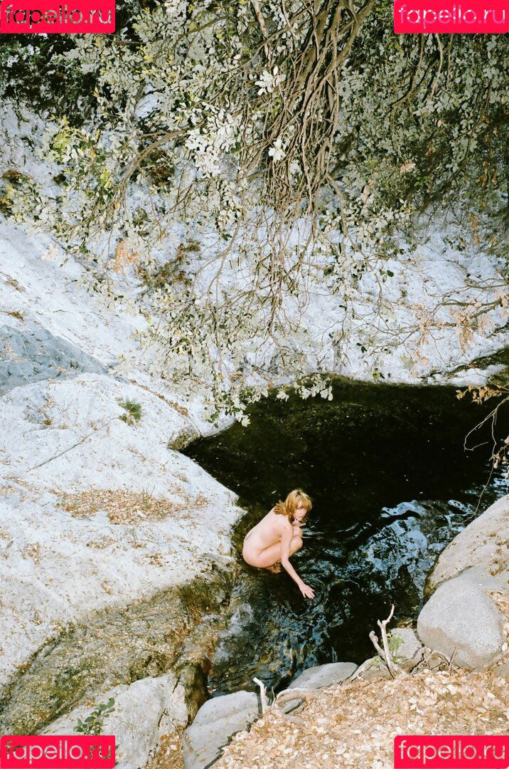 Jena Malone Onlyfans Photo Gallery 