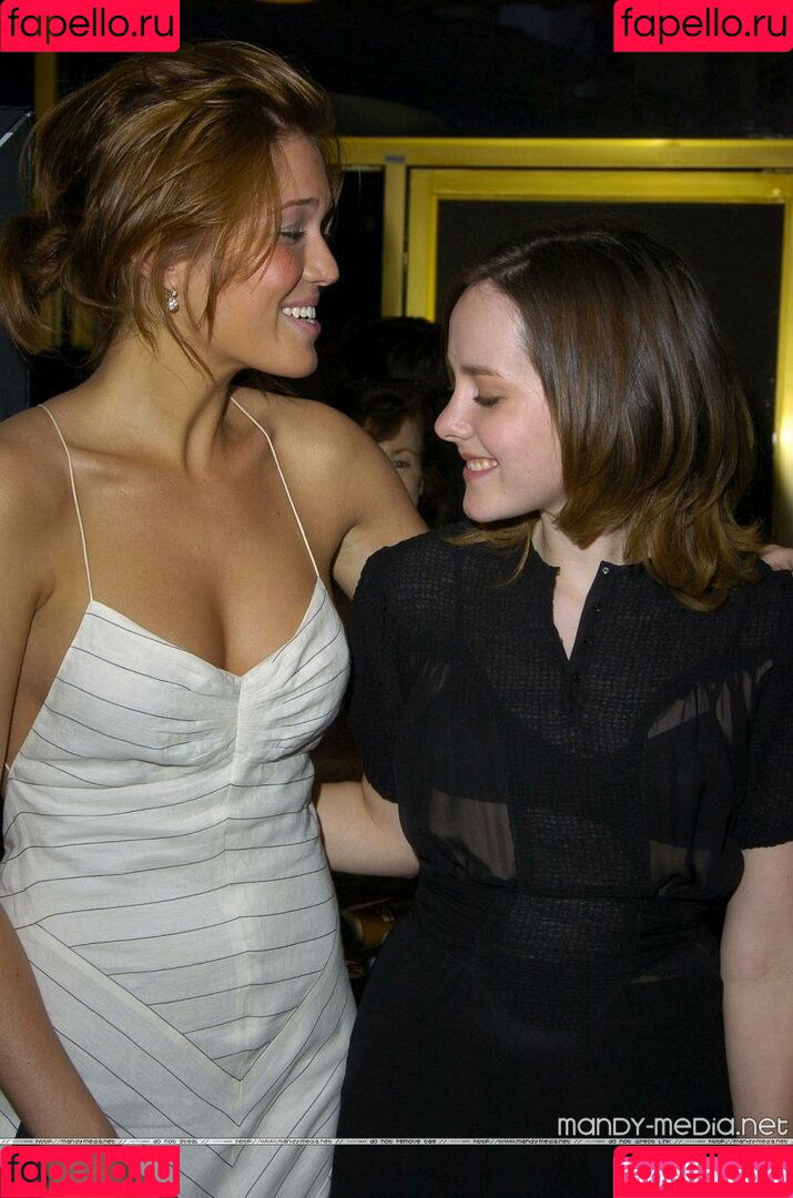 Jena Malone Onlyfans Photo Gallery 