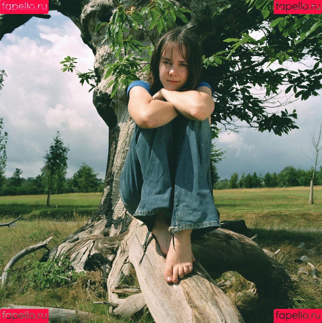 Jena Malone Onlyfans Photo Gallery 